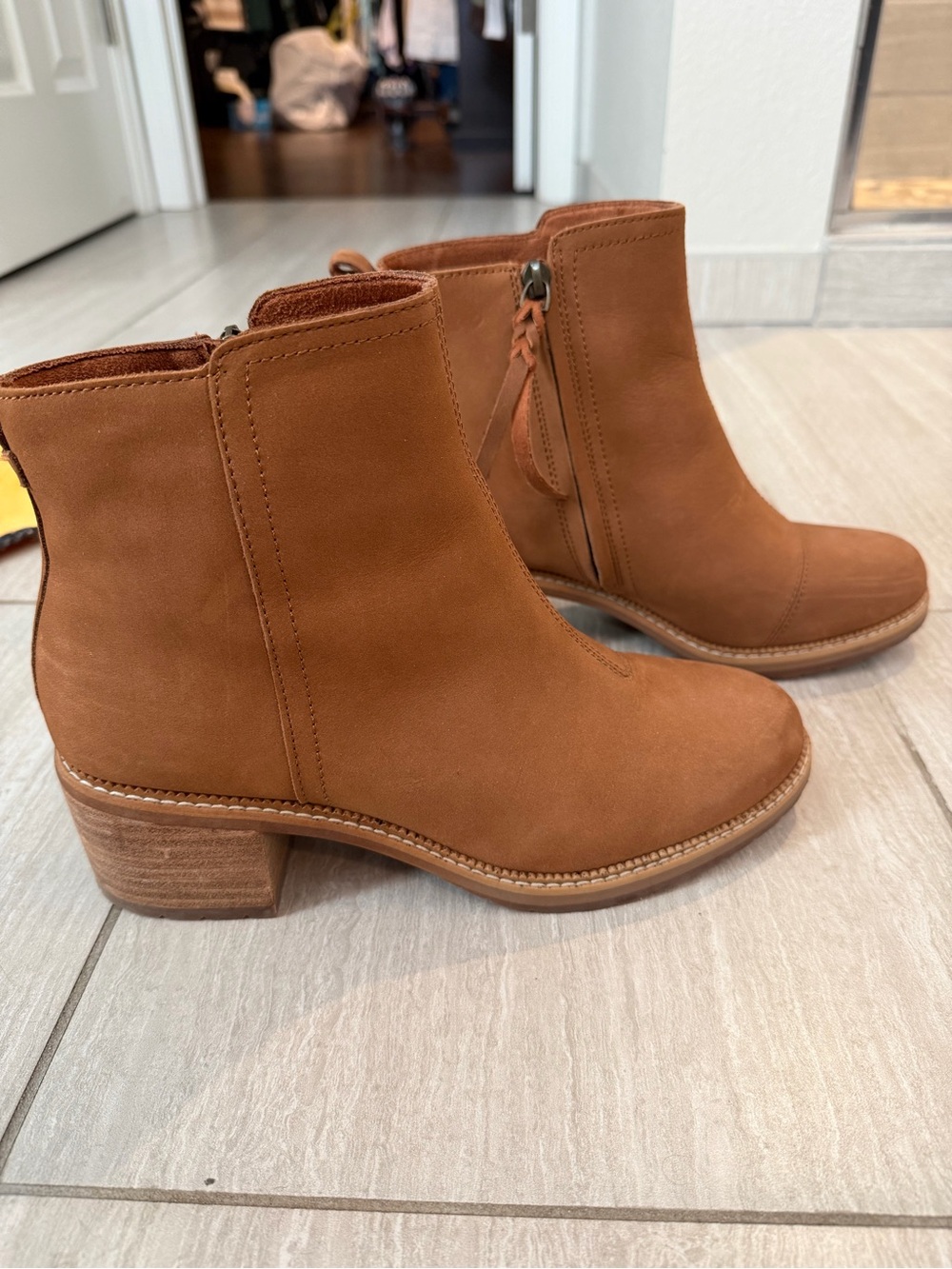 TOMS Women’s Suede Ankle Boots in Chestnut Brown 9.5